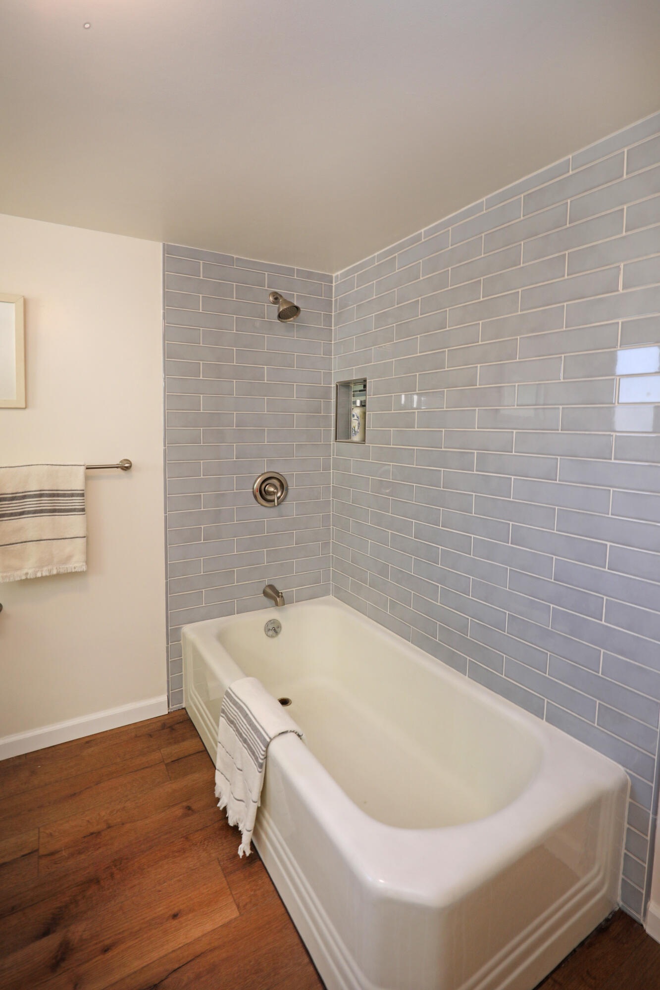3704 Capri Drive Santa Barbara, CA 93105 - Photo 31 of 33 a bathroom with a tub and shower