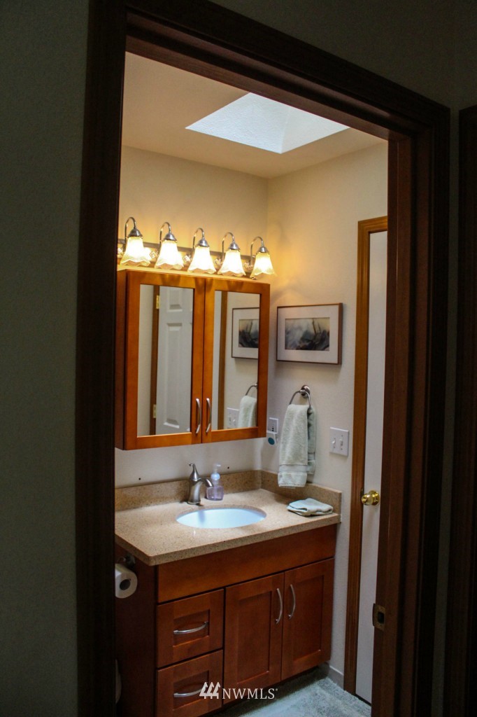 516 Williams Avenue South, Unit B Renton, WA 98057 - Photo 12 of 18 Gallery Image 12