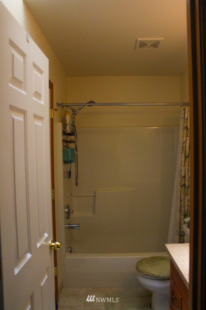 516 Williams Avenue South, Unit B Renton, WA 98057 - Photo 13 of 18 Gallery Image 13