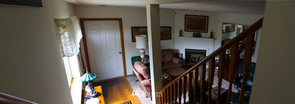 516 Williams Avenue South, Unit B Renton, WA 98057 - Photo 3 of 18 Gallery Image 3