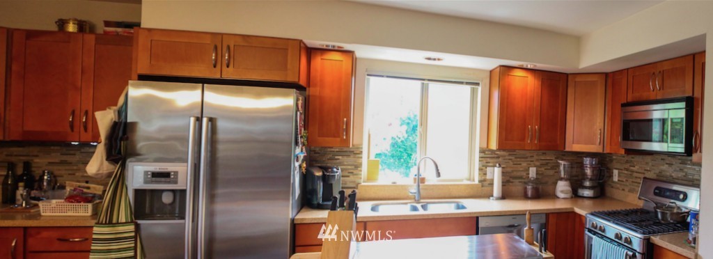 516 Williams Avenue South, Unit B Renton, WA 98057 - Photo 6 of 18 Gallery Image 6