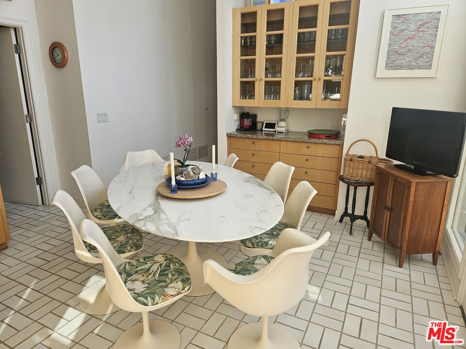 30838 Broad Beach Road Malibu, CA 90265 - Photo 6 of 21 a dining room with furniture and window