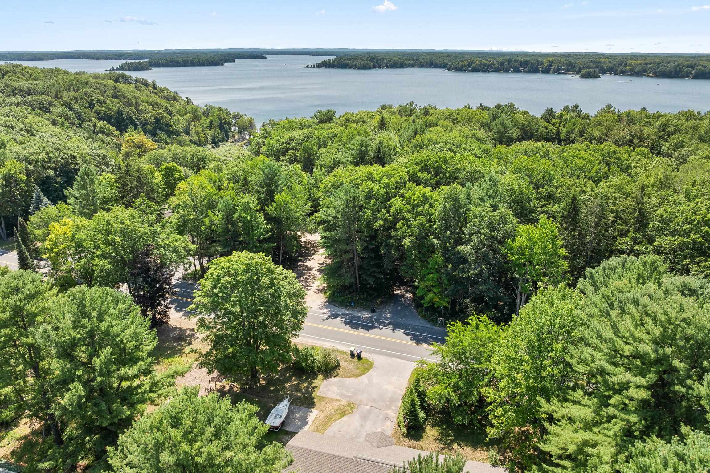 9168 North Long Lake Road Traverse City, MI 49685 - Photo 2 of 51 1949456-db29e050-de12-4f42-b5fd-07f2497d1743.JPG