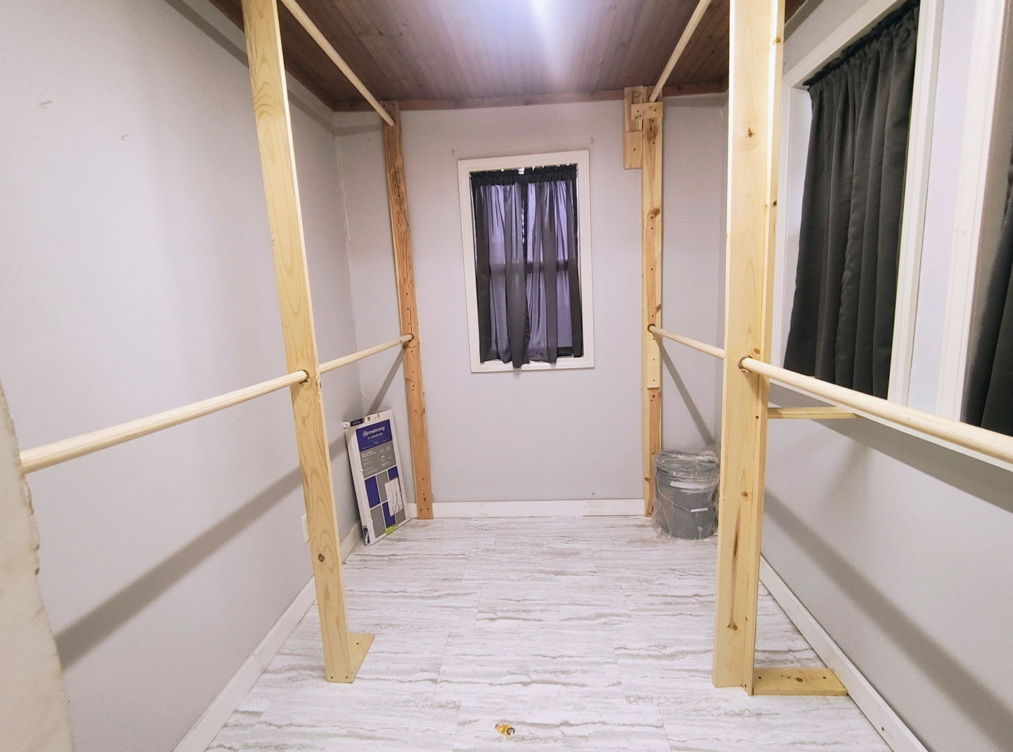 1041 West Dakota Street Spring Valley, IL 61362 - Photo 11 of 15 a view of an entryway with wooden floor and door