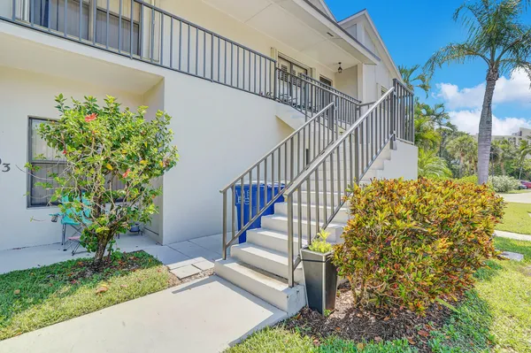 $2,800 | 102 Clubhouse Circle, Jupiter, FL 33477
