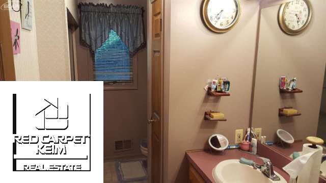 8215 East Potter Road Davison, MI 48423 - Photo 13 of 24 21195642-12.JPG