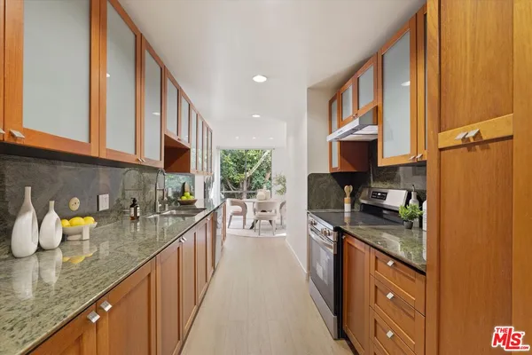 $5,050 | 429 North Oakhurst Drive, Unit 203, Beverly Hills, CA 90210