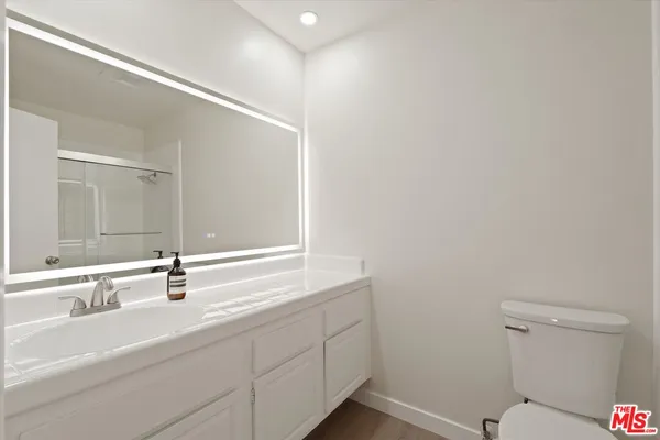 $5,050 | 429 North Oakhurst Drive, Unit 203, Beverly Hills, CA 90210