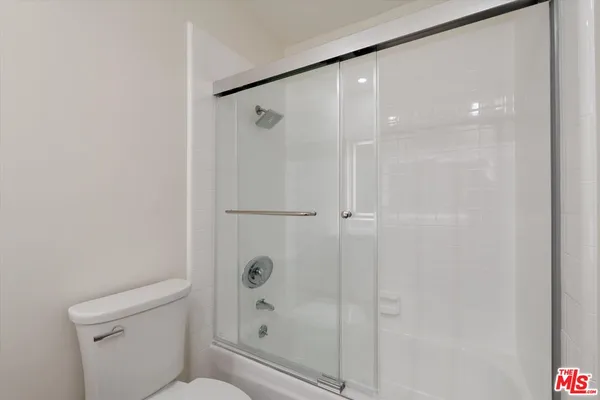 $5,050 | 429 North Oakhurst Drive, Unit 203, Beverly Hills, CA 90210