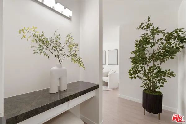 $5,050 | 429 North Oakhurst Drive, Unit 203, Beverly Hills, CA 90210