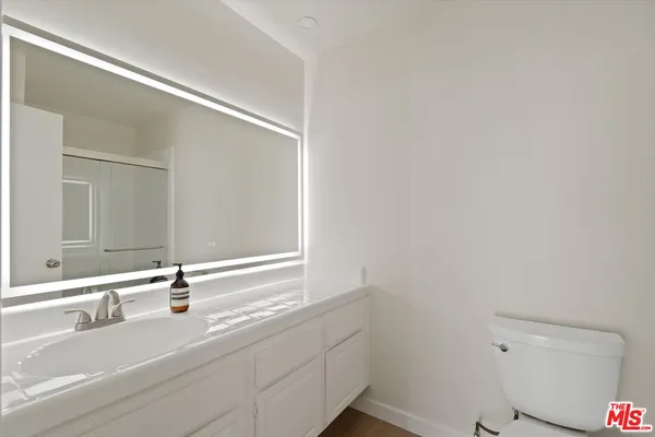 $5,050 | 429 North Oakhurst Drive, Unit 203, Beverly Hills, CA 90210