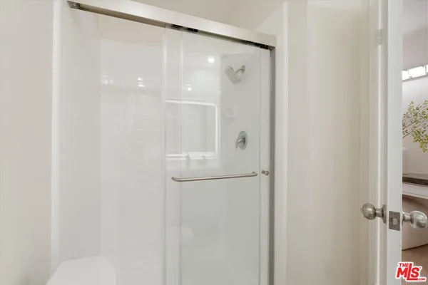 $5,050 | 429 North Oakhurst Drive, Unit 203, Beverly Hills, CA 90210