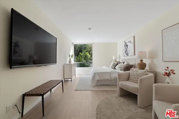 $5,050 | 429 North Oakhurst Drive, Unit 203, Beverly Hills, CA 90210