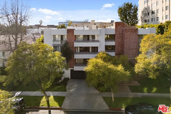 $5,050 | 429 North Oakhurst Drive, Unit 203, Beverly Hills, CA 90210