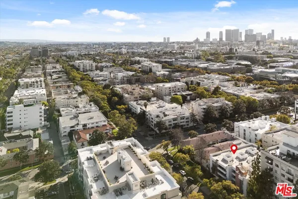 $5,050 | 429 North Oakhurst Drive, Unit 203, Beverly Hills, CA 90210