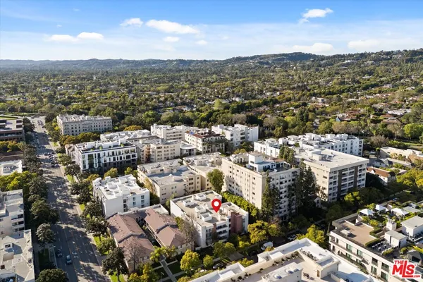 $5,050 | 429 North Oakhurst Drive, Unit 203, Beverly Hills, CA 90210