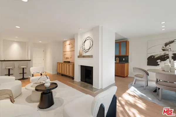 $5,050 | 429 North Oakhurst Drive, Unit 203, Beverly Hills, CA 90210