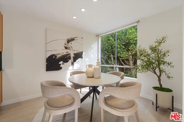 $5,050 | 429 North Oakhurst Drive, Unit 203, Beverly Hills, CA 90210