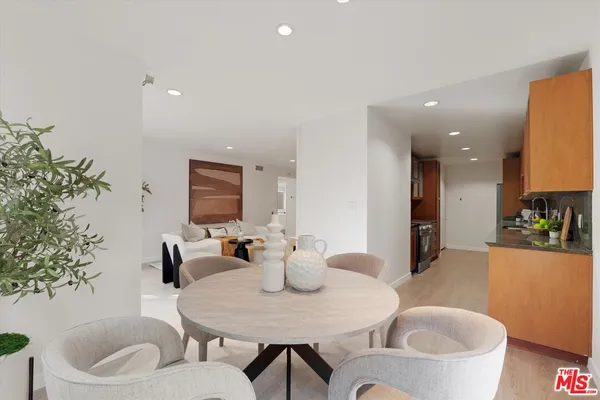 $5,050 | 429 North Oakhurst Drive, Unit 203, Beverly Hills, CA 90210