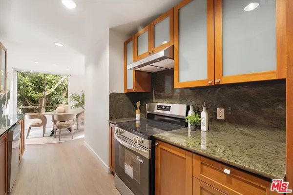 $5,050 | 429 North Oakhurst Drive, Unit 203, Beverly Hills, CA 90210