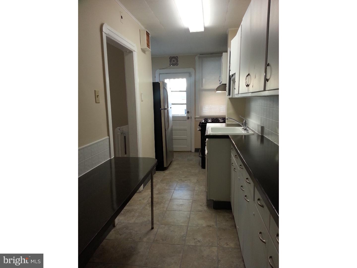 525 Littlecroft Road Upper Darby, PA 19082 - Photo 11 of 20 Kitchen