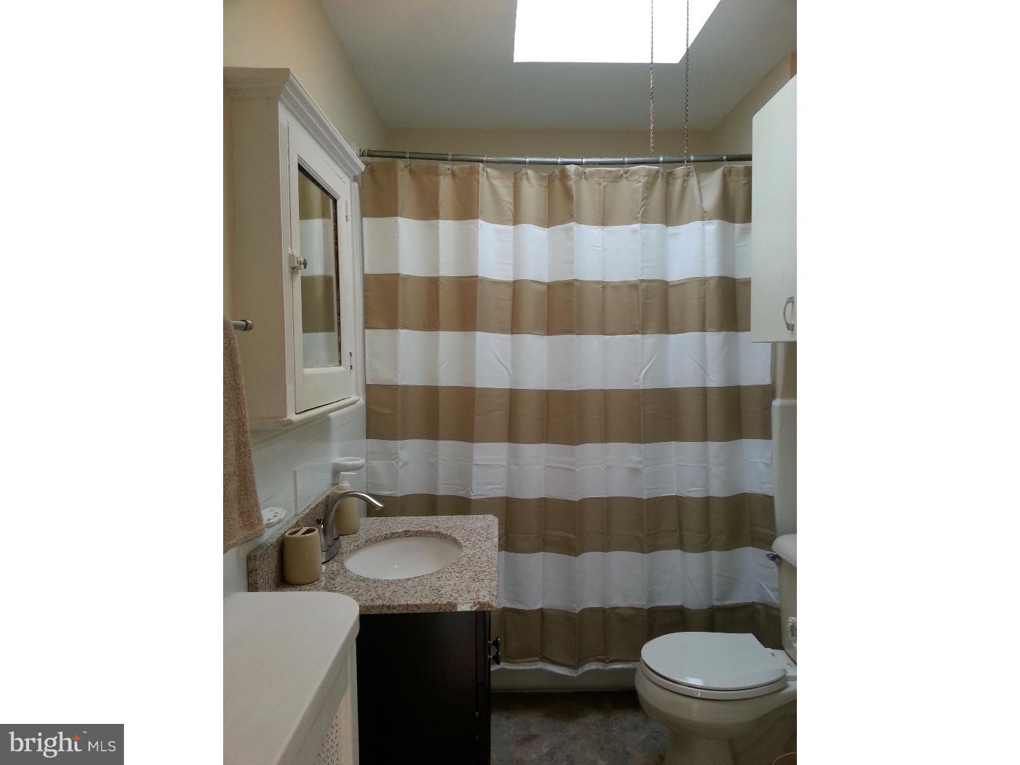 525 Littlecroft Road Upper Darby, PA 19082 - Photo 15 of 20 Bathroom
