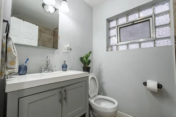 $395,000 | 6825 South Rockwell Street, Chicago, IL 60629