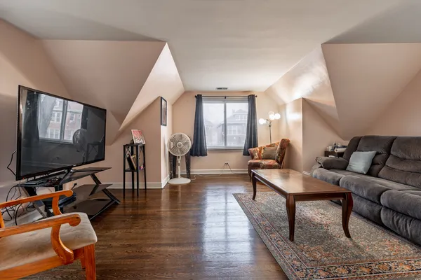 $395,000 | 6825 South Rockwell Street, Chicago, IL 60629