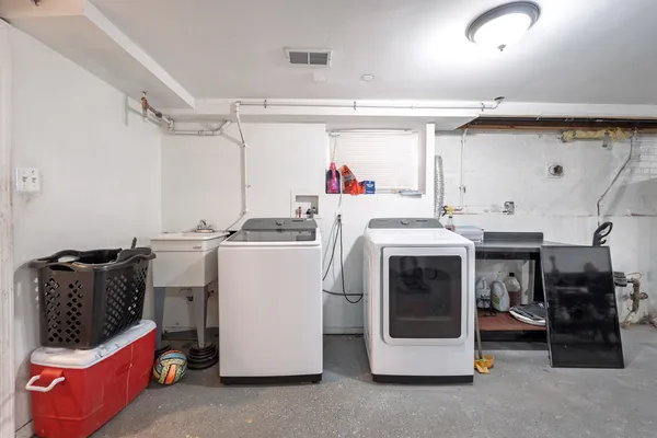 $395,000 | 6825 South Rockwell Street, Chicago, IL 60629
