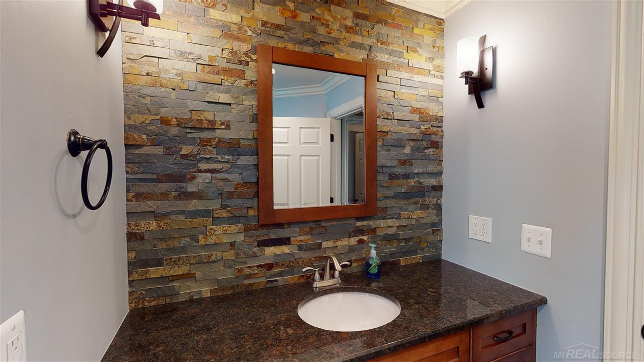 508 West Sutton Road Lapeer, MI 48446 - Photo 59 of 71 50007172-58.JPG