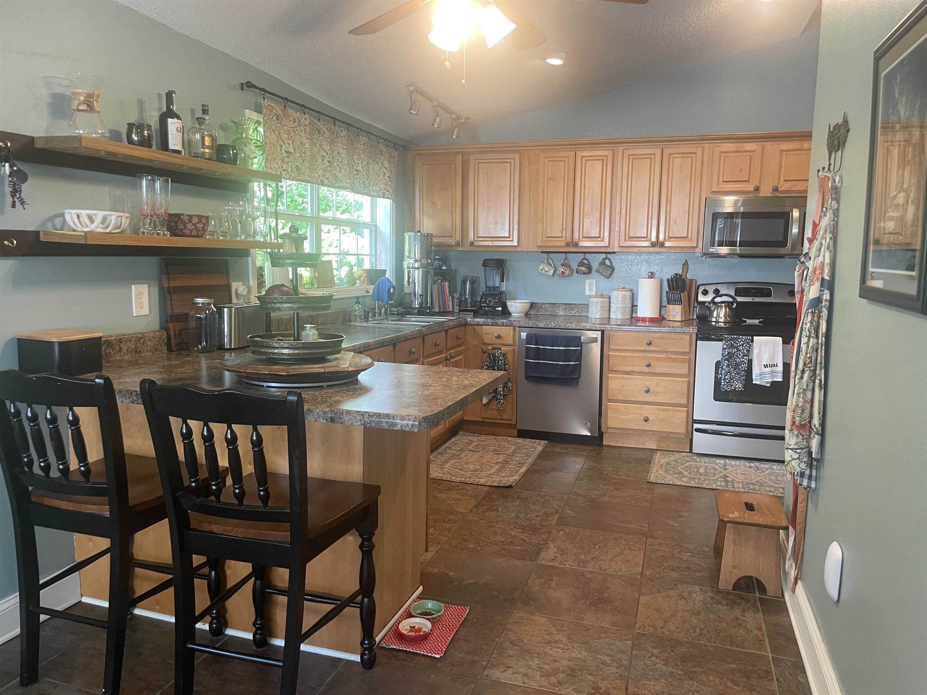 325 East Horner Street Atmore, AL 36502 - Photo 4 of 20 Eat in Kitchen