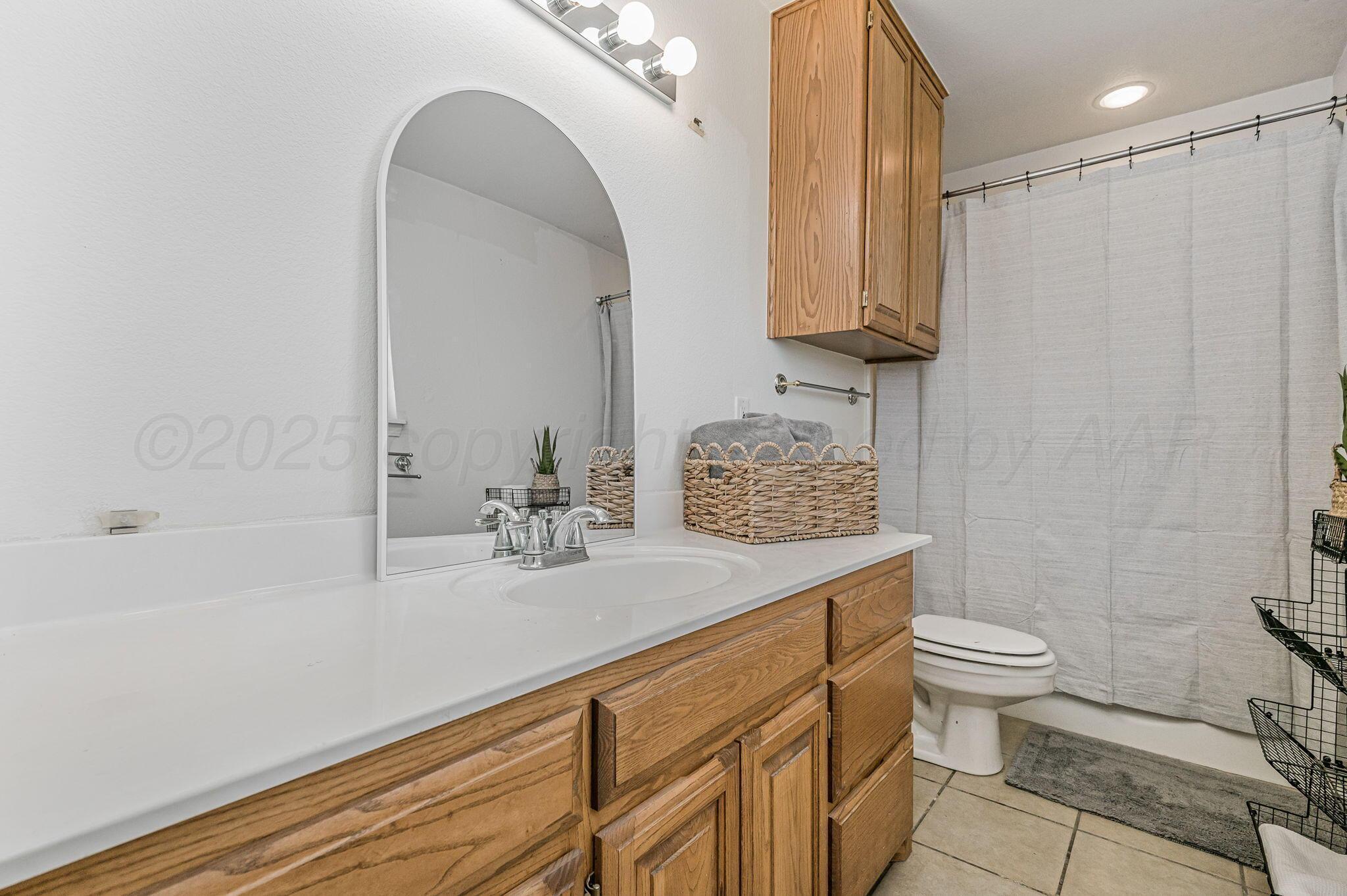 501 Lantana Road Amarillo, TX 79124 - Photo 17 of 34 Guest bathroom