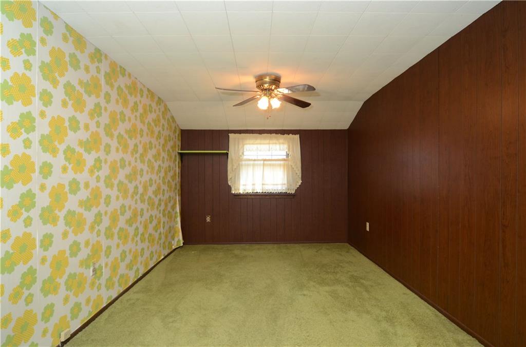 517 Old Farm Road Pittsburgh, PA 15234 - Photo 21 of 24 4th bedroom with overhead ceiling fan for added comfort.