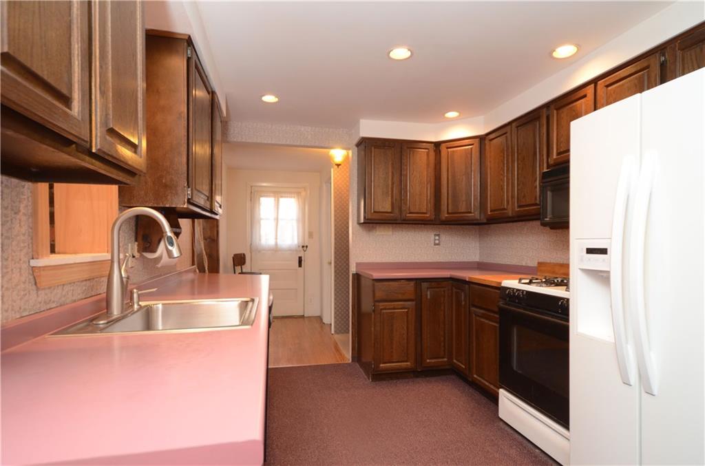 517 Old Farm Road Pittsburgh, PA 15234 - Photo 8 of 24 Gallery Image 8