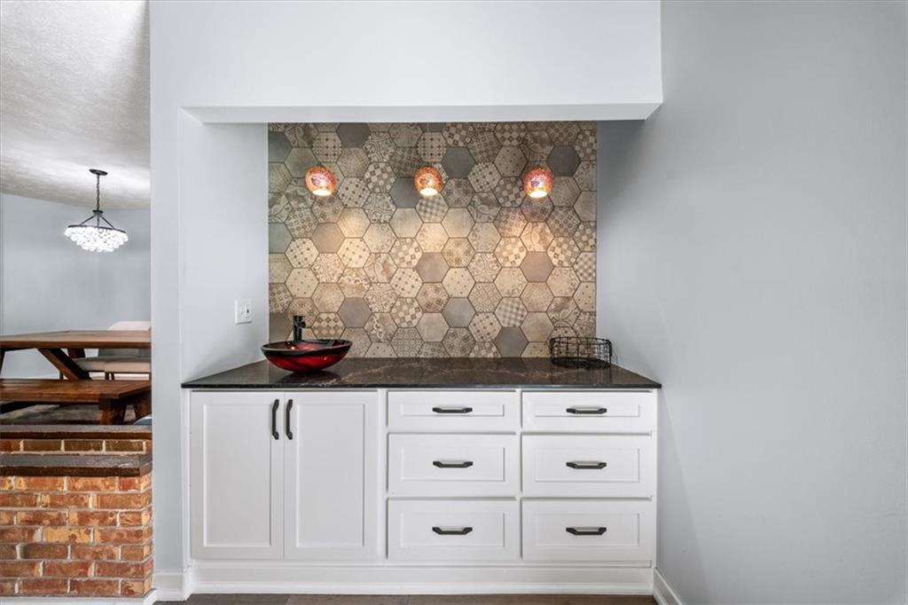 1365 Ridgefield Drive Roswell, GA 30075 - Photo 14 of 41