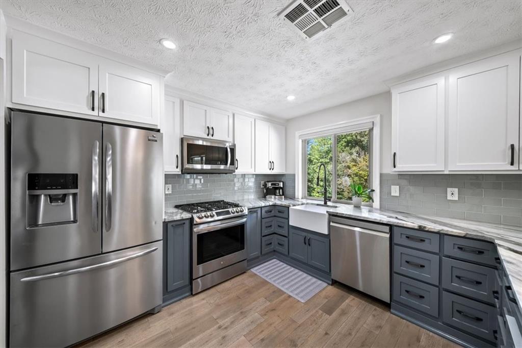 1365 Ridgefield Drive Roswell, GA 30075 - Photo 16 of 41