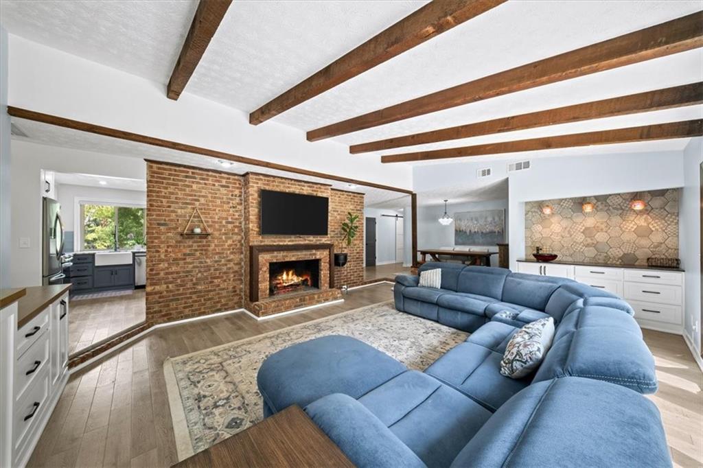 1365 Ridgefield Drive Roswell, GA 30075 - Photo 10 of 41