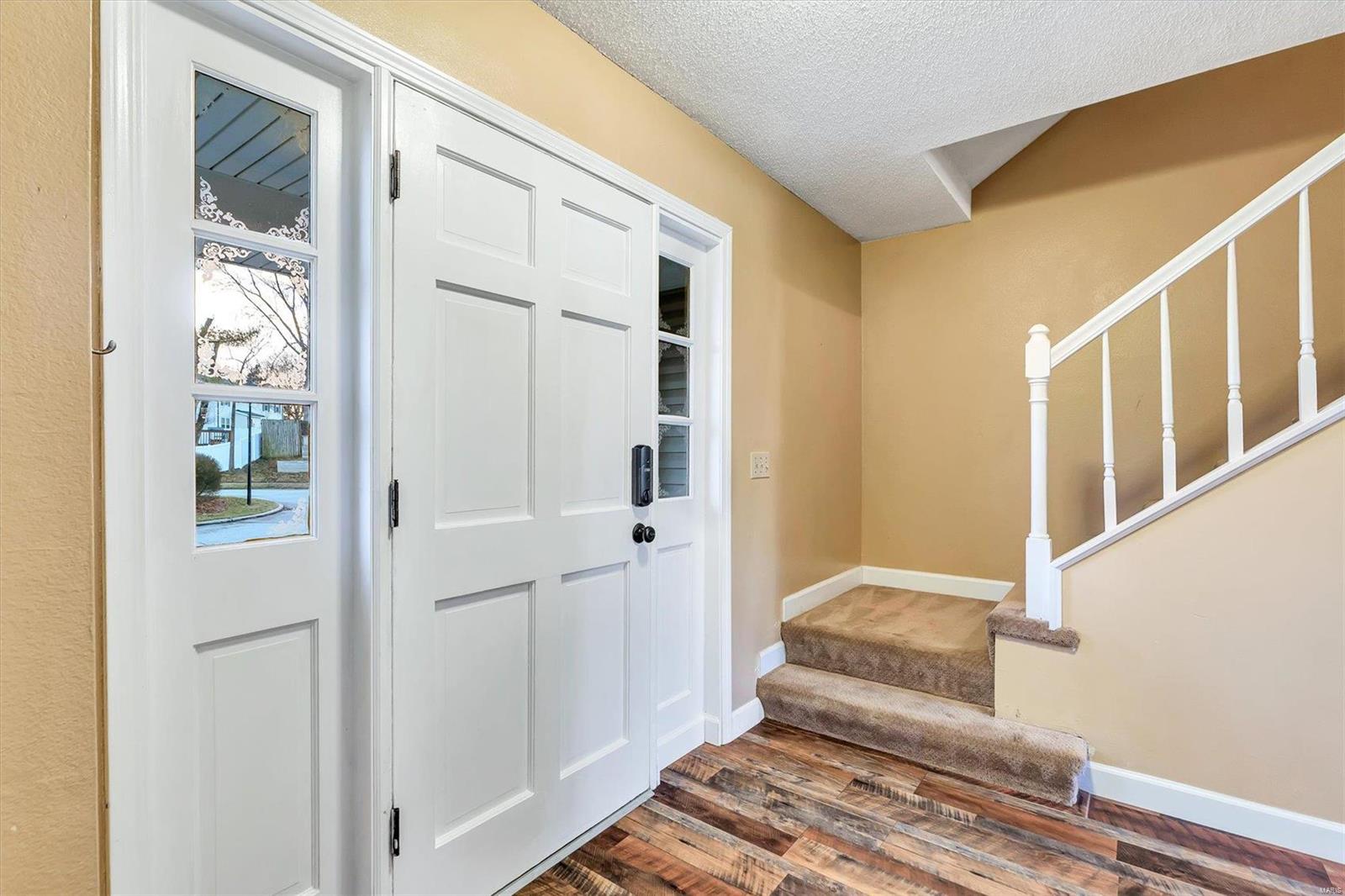 132 Tara Ridge Court Ballwin, MO 63021 - Photo 3 of 39 Gallery Image 3