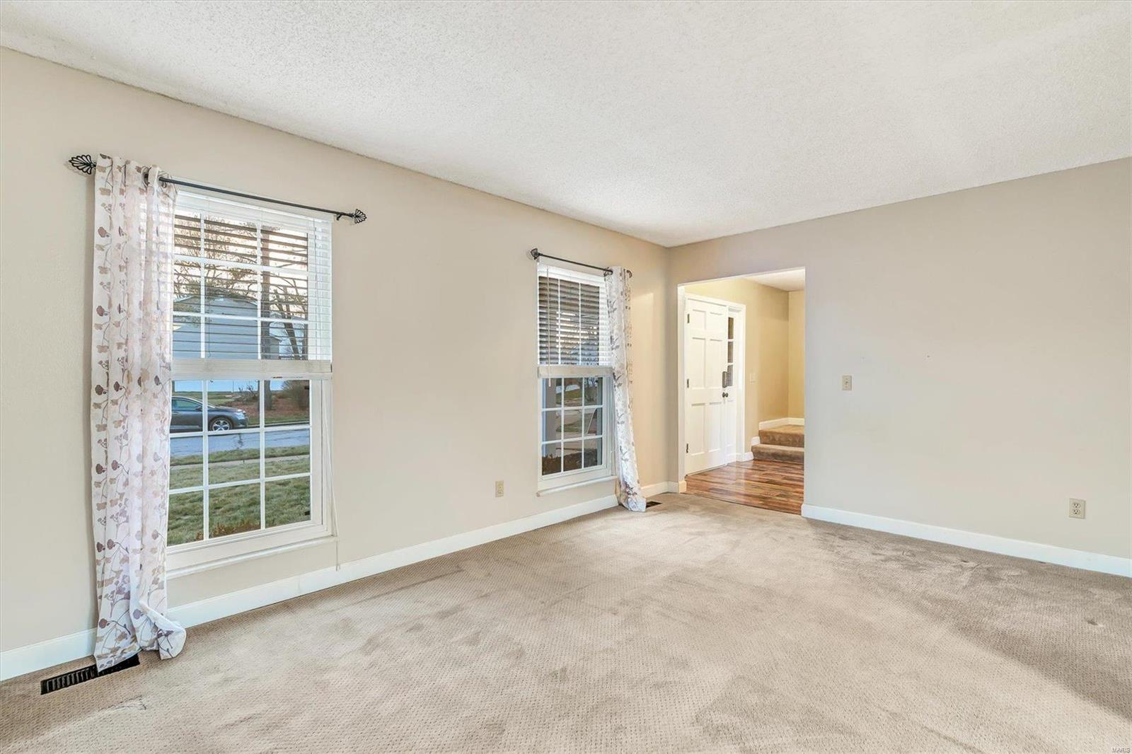 132 Tara Ridge Court Ballwin, MO 63021 - Photo 5 of 39 Gallery Image 5