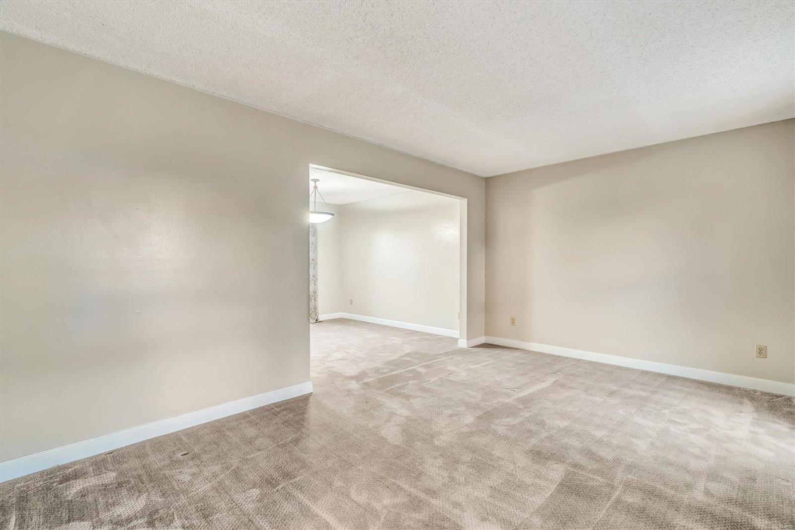 132 Tara Ridge Court Ballwin, MO 63021 - Photo 6 of 39 Gallery Image 6