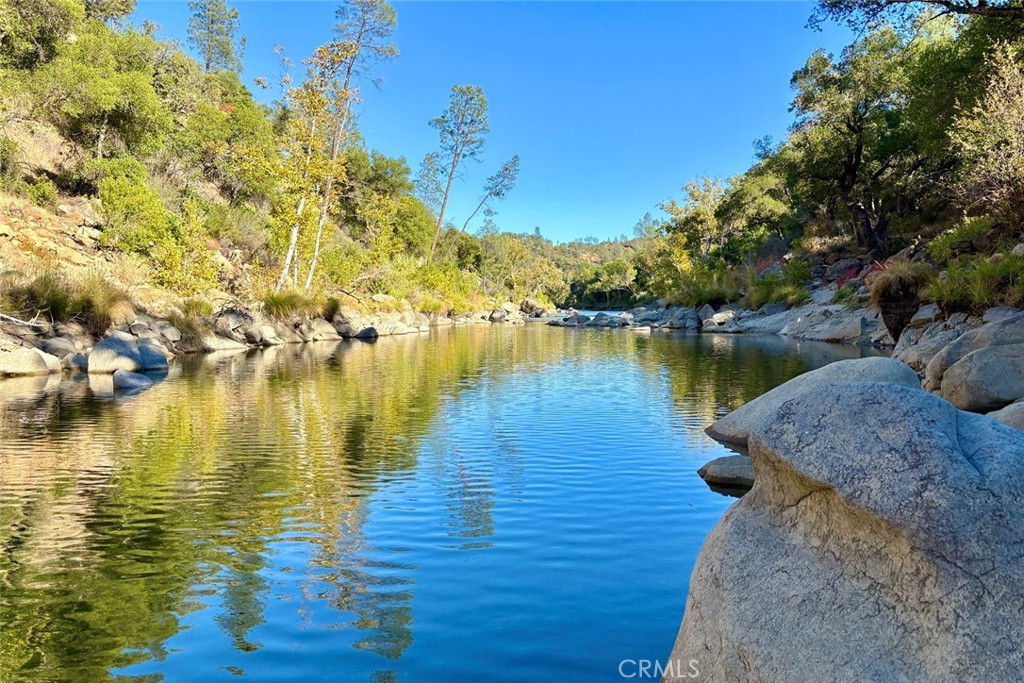 76450 Deer Pass Road Bradley, CA 93426 - Photo 38 of 50 a view of a lake with houses