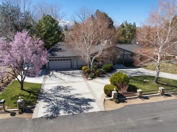 $1,038,000 | 803 Valley W Circle, Bishop, CA 93514