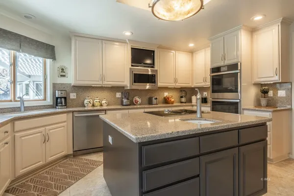 $1,038,000 | 803 Valley W Circle, Bishop, CA 93514