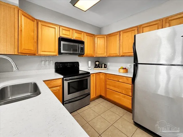 $185,000 | 5001 Grande Drive, Unit 823, Pensacola, FL 32504