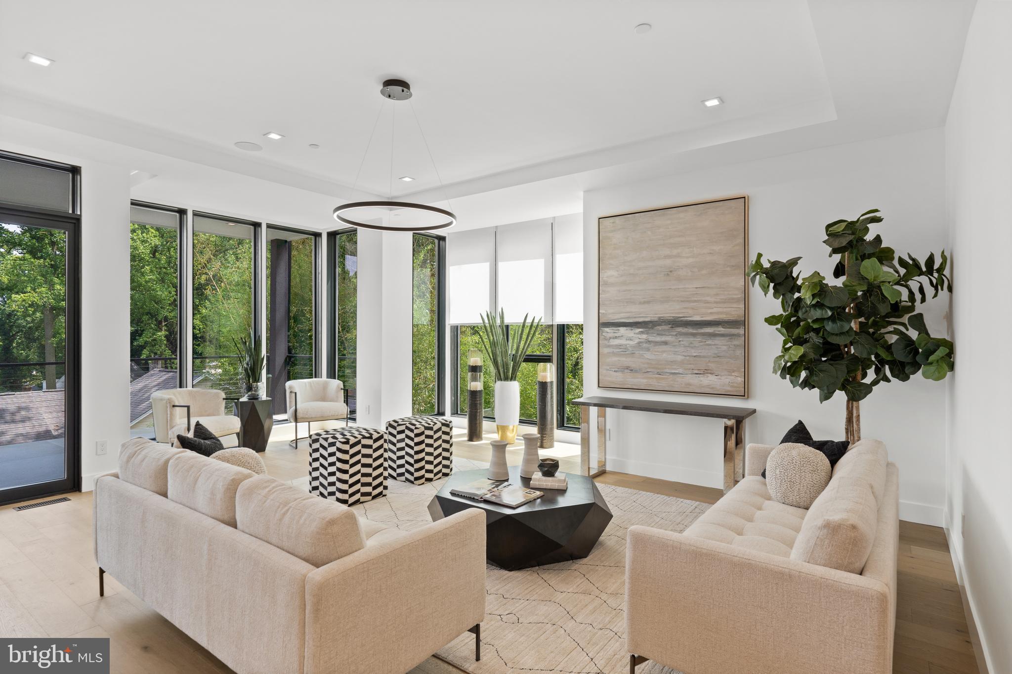 5208 Danbury Road Bethesda, MD 20814 - Photo 4 of 126