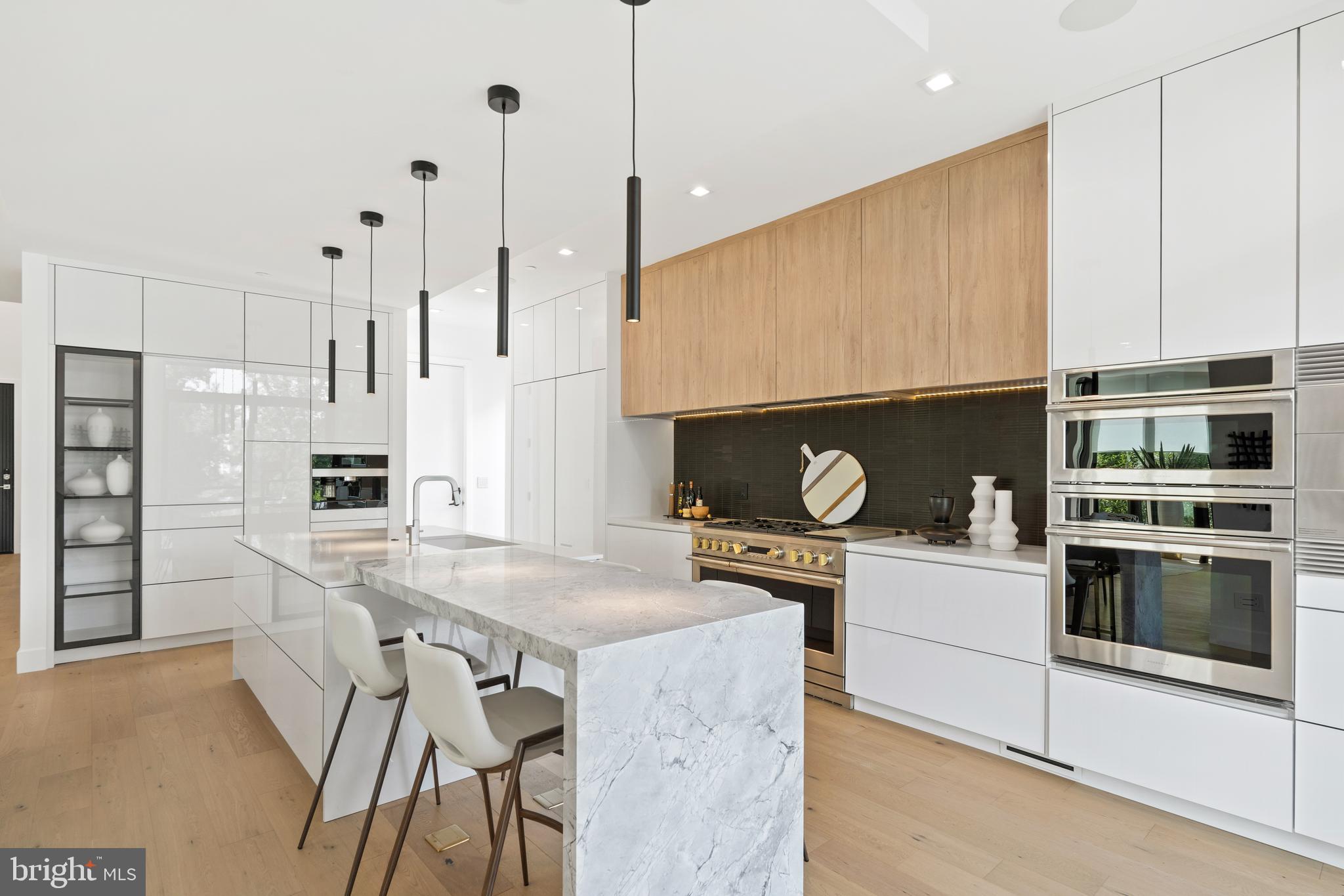 5208 Danbury Road Bethesda, MD 20814 - Photo 5 of 126