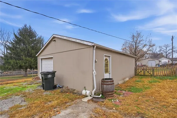 $199,000 | 218 East Kay Street, Lansing, KS 66043