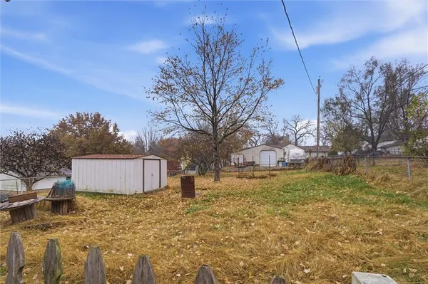 $199,000 | 218 East Kay Street, Lansing, KS 66043