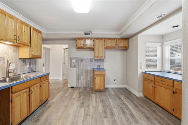 $199,000 | 218 East Kay Street, Lansing, KS 66043