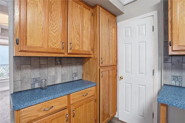 $214,000 | 218 East Kay Street, Lansing, KS 66043